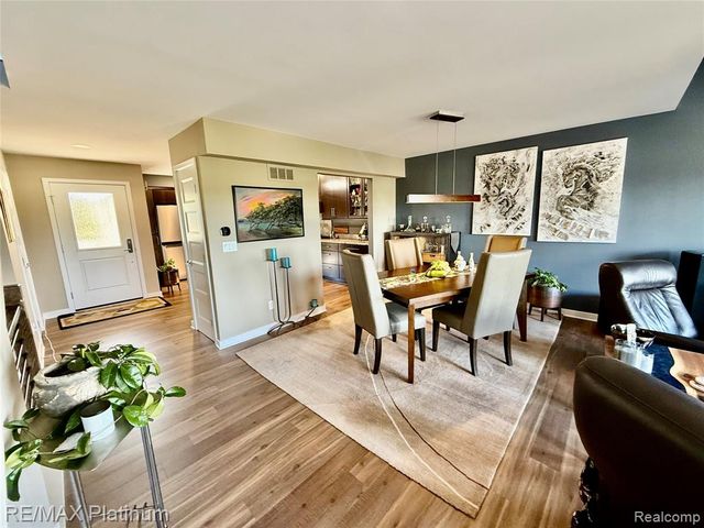 674 Summit Ridge Drive, Milford, MI 48381