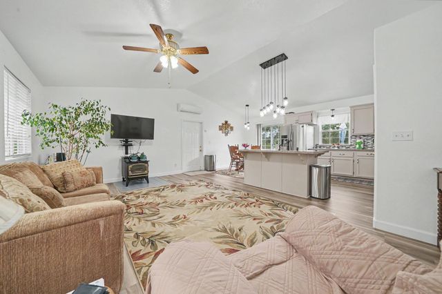 5757 Thornicroft Dr, Valley Springs, CA 95252