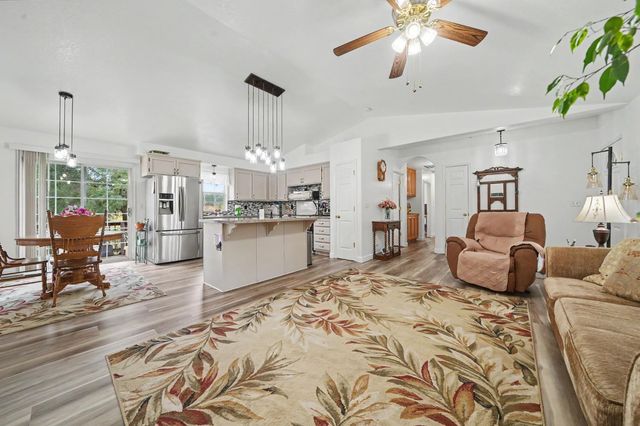 5757 Thornicroft Dr, Valley Springs, CA 95252
