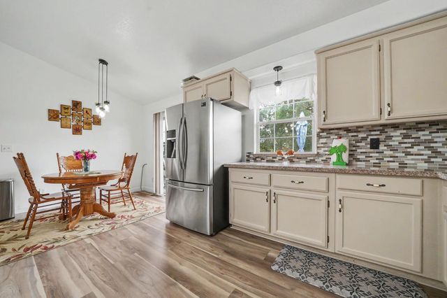 5757 Thornicroft Dr, Valley Springs, CA 95252