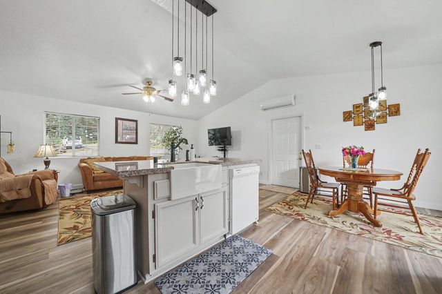 5757 Thornicroft Dr, Valley Springs, CA 95252