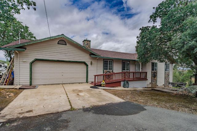 5757 Thornicroft Dr, Valley Springs, CA 95252
