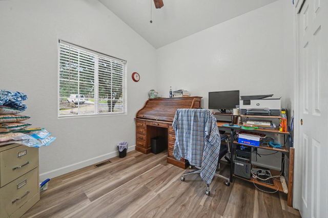 5757 Thornicroft Dr, Valley Springs, CA 95252