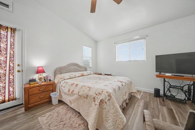 5757 Thornicroft Dr, Valley Springs, CA 95252