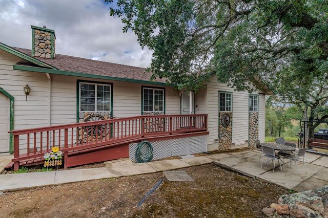 5757 Thornicroft Dr, Valley Springs, CA 95252