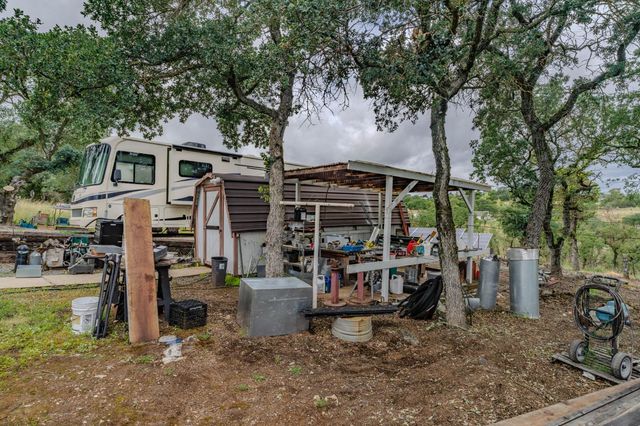 5757 Thornicroft Dr, Valley Springs, CA 95252
