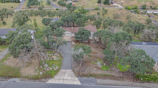 5757 Thornicroft Dr, Valley Springs, CA 95252