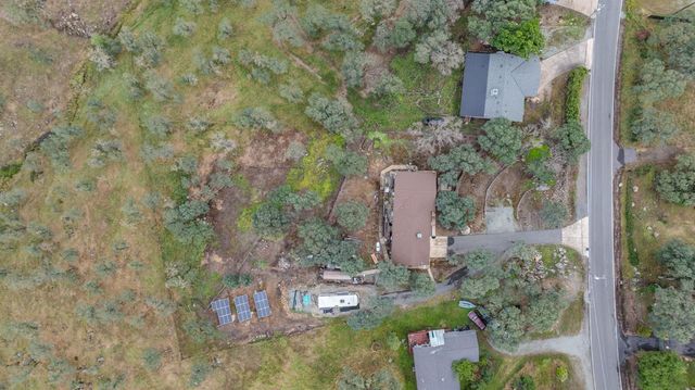 5757 Thornicroft Dr, Valley Springs, CA 95252