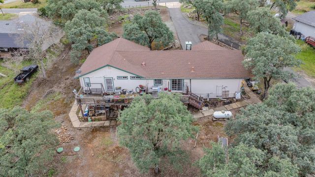 5757 Thornicroft Dr, Valley Springs, CA 95252