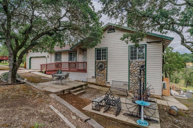 5757 Thornicroft Dr, Valley Springs, CA 95252