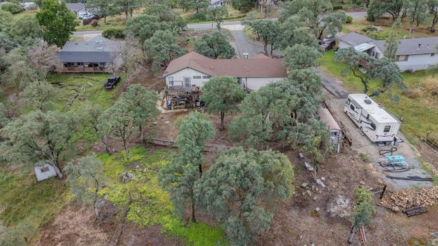 5757 Thornicroft Dr, Valley Springs, CA 95252
