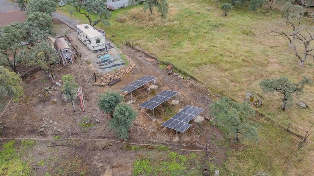 5757 Thornicroft Dr, Valley Springs, CA 95252