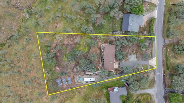 5757 Thornicroft Dr, Valley Springs, CA 95252
