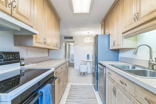 320 LAKEVIEW STREET 110, Orlando, FL 32804