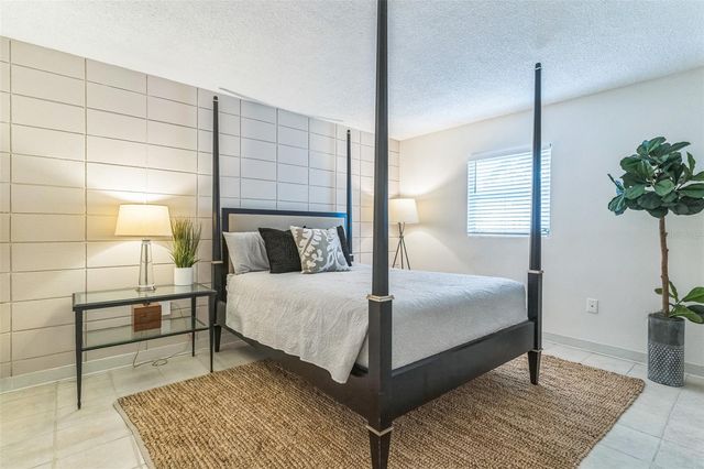 320 LAKEVIEW STREET 110, Orlando, FL 32804