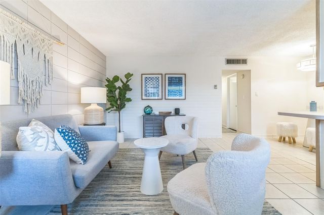 320 LAKEVIEW STREET 110, Orlando, FL 32804