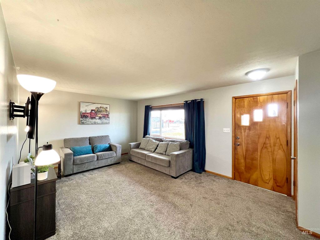 266 S 200 W, Rupert, ID 83350 photo 2