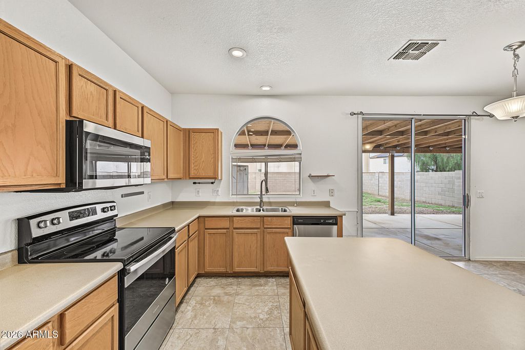 1116 E ALTADONNA Street, San Tan Valley, AZ 85140 — photo 2