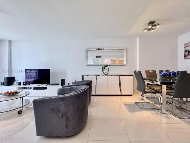 200 SE 15th Road 9I, Miami, FL 33129