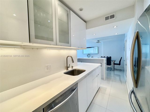 200 SE 15th Road 9I, Miami, FL 33129