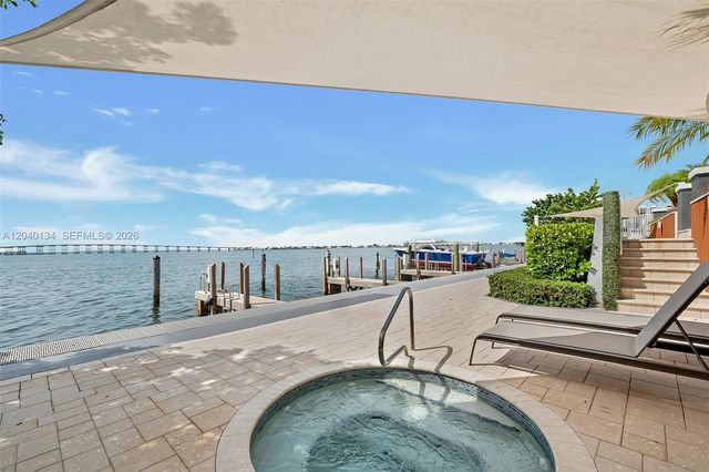 200 SE 15th Road 9I, Miami, FL 33129