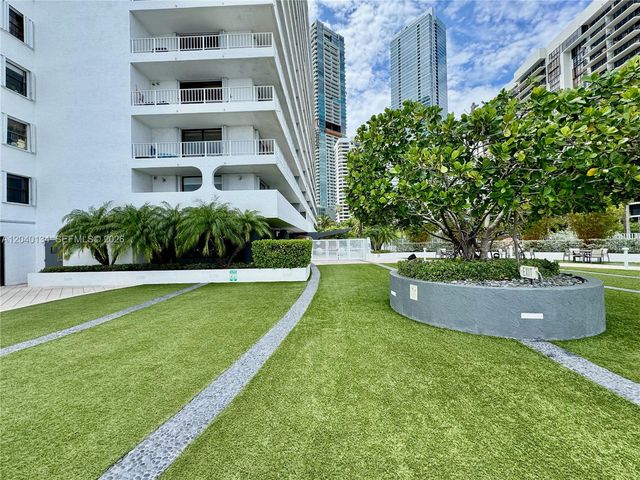 200 SE 15th Road 9I, Miami, FL 33129