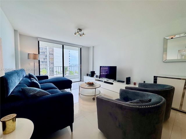 200 SE 15th Road 9I, Miami, FL 33129