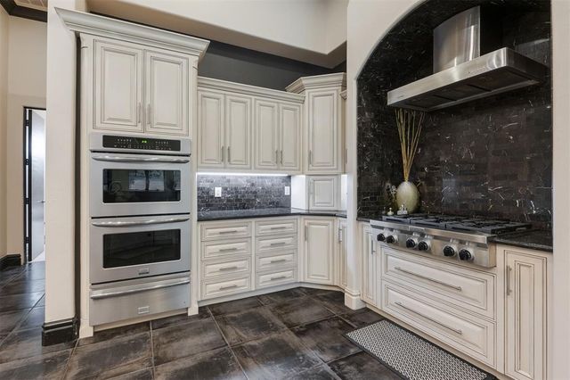 3617 Stagmoor Road, Edmond, OK 73034