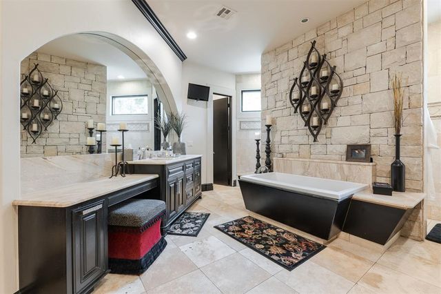 3617 Stagmoor Road, Edmond, OK 73034