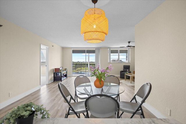 3100 W Rolling Hills Circle 707, Davie, FL 33328
