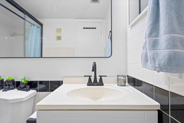 3100 W Rolling Hills Circle 707, Davie, FL 33328