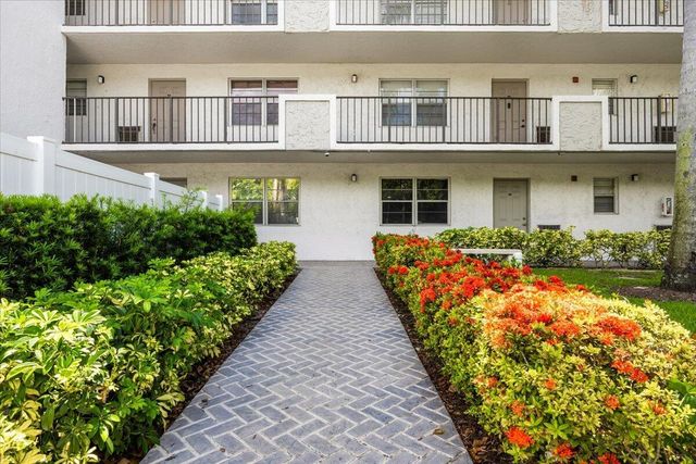 3100 W Rolling Hills Circle 707, Davie, FL 33328