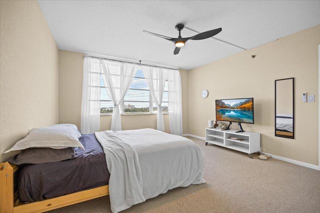 3100 W Rolling Hills Circle 707, Davie, FL 33328