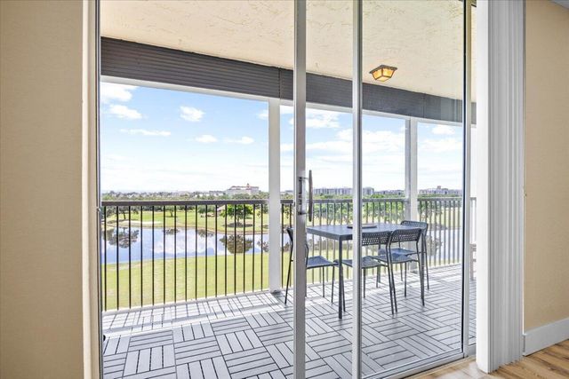 3100 W Rolling Hills Circle 707, Davie, FL 33328