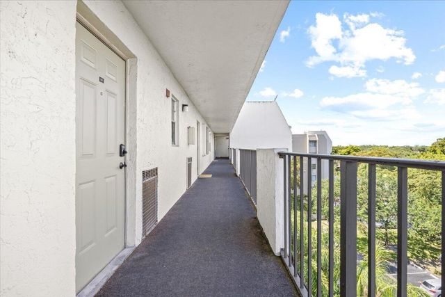 3100 W Rolling Hills Circle 707, Davie, FL 33328