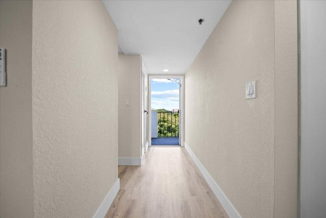 3100 W Rolling Hills Circle 707, Davie, FL 33328