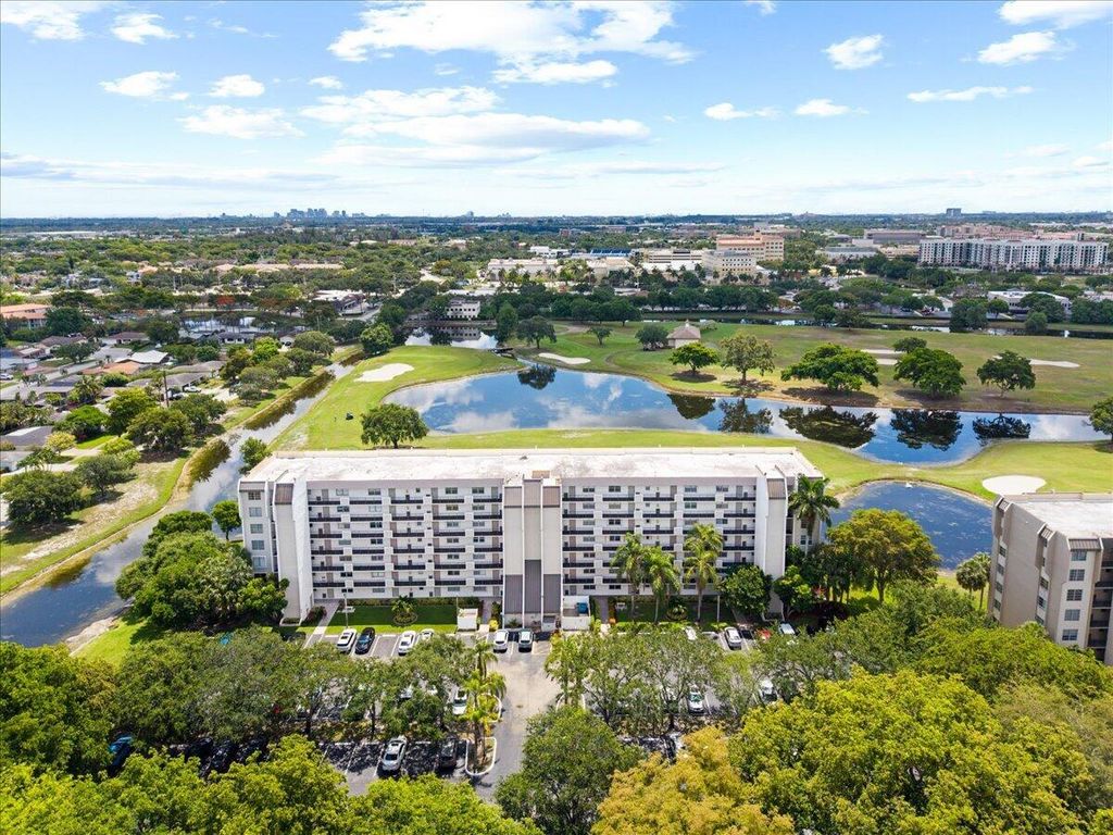 3100 W Rolling Hills Circle 707, Davie, FL 33328