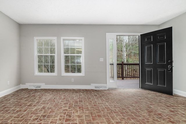 108 Trapper LN, Vinton, VA 24179