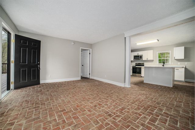 108 Trapper LN, Vinton, VA 24179