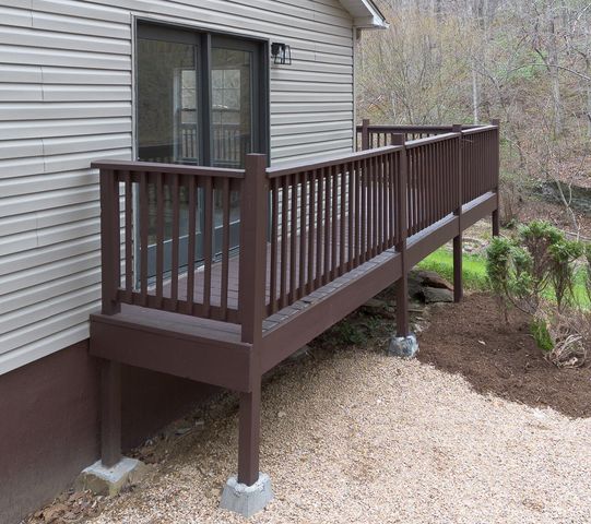108 Trapper LN, Vinton, VA 24179