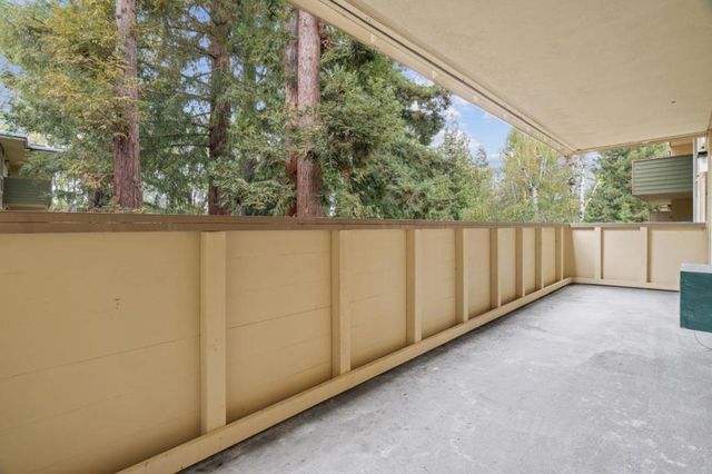 1033 Crestview Drive 207, Mountain View, CA 94040