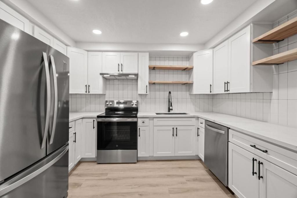 1033 Crestview Drive 207, Mountain View, CA 94040