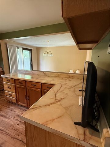 2805 Knights Ct, Lower Burrell, PA 15068