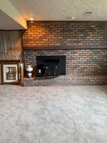 2805 Knights Ct, Lower Burrell, PA 15068
