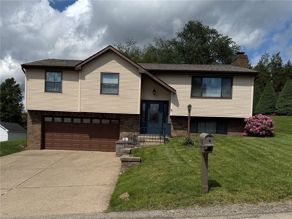 2805 Knights Ct, Lower Burrell, PA 15068