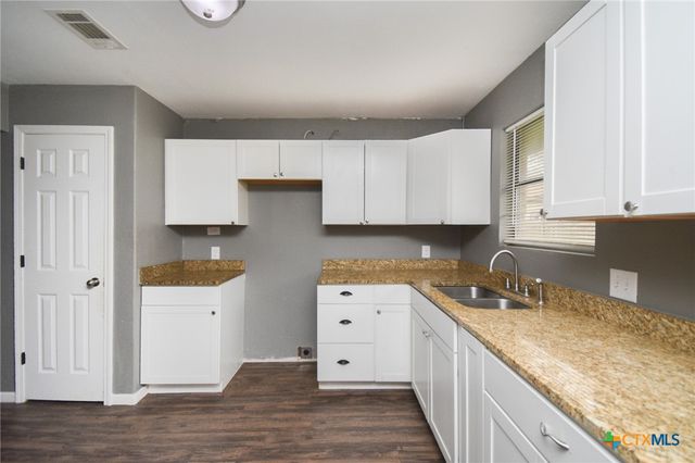 603 Maplewood Drive, Victoria, TX 77901