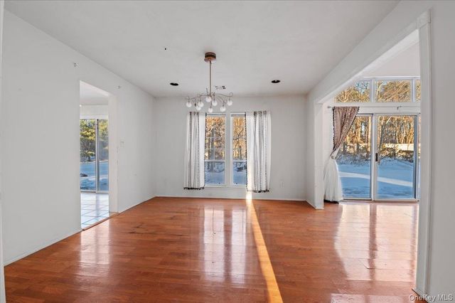 205 Fairfield Drive E, Holbrook, NY 11741