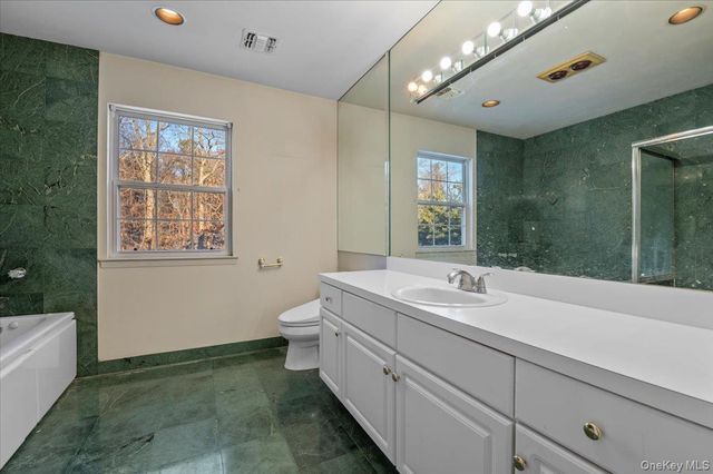 205 Fairfield Drive E, Holbrook, NY 11741