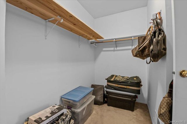 205 Fairfield Drive E, Holbrook, NY 11741