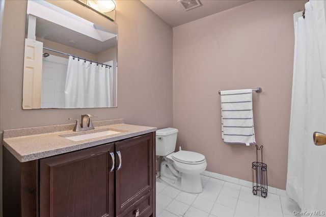 205 Fairfield Drive E, Holbrook, NY 11741